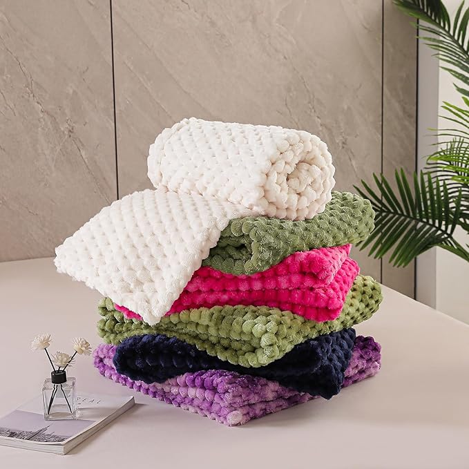 Exclusivo Mezcla Fleece Queen Blanket for Bed, Extra Large Fuzzy Olive Green Bed Blankets, Soft Cozy Plush Sofa Throws for All Seasons, 90x90 Inches