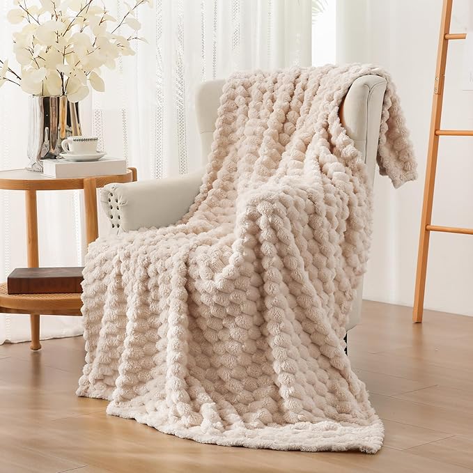 Vessia Flannel Fleece Throw Blanket, 3D Jacquard Camel Fuzzy and Warm Blanket for Couch, Sofa, Bed, 300GSM Super Soft Touch Cozy Home Decor for All Seasons (50x70 inches)