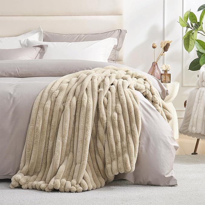 Amélie Home Faux Fur Throw Blanket for Couch, Cozy Fuzzy Fluffy Fur Luxurious Soft Striped Plush Gift Blankets for Family Sofa Chair Bedroom, 55"x70", Beige