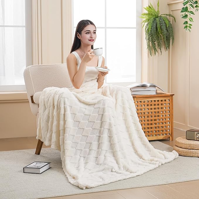 WhiteThrow Blanket for Couch Sofa Bed 60x80 inches,Fleece Blankets Microfiber Flannel with Diamond Checkered Pattern Lightweight Plush Soft Cozy Gifts for Women Mom Girls