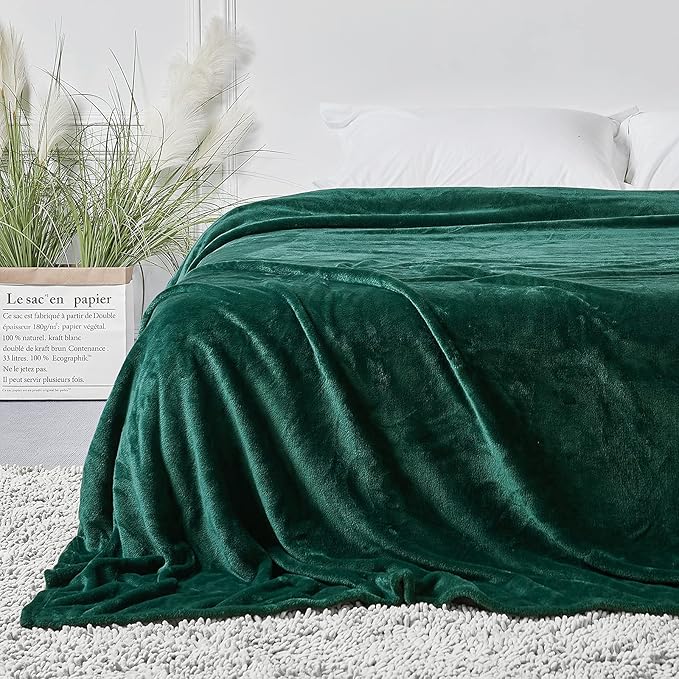 StangH Super Soft Green Fleece Blanket - Fall Flannel Fuzzy Bed Blanket Throw for Couch/Office/Dog, Lightweight Microfiber Plush Baby Blankets, (Throw Size 50 x 60, Forest Green)