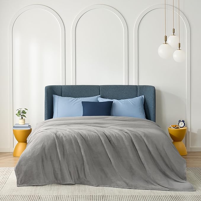Casual Living King/Cali King Fleece Blanket Fluffy Soft Warm Cozy Bed Blankets for Bedroom Decor Plush Thick Fuzzy Oversized Big Flannel Throw for Bed Chair or Outdoor, 108-inch x 90-inch, Light Grey