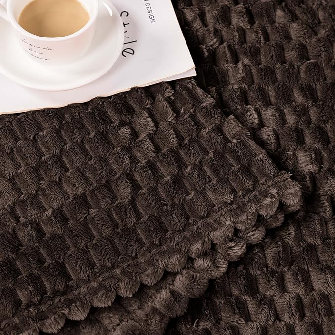 Bnuitland Brown Flannel Throw Blanket (50X70 inches), 300 GSM Fleece Cozy Warm Soft Home Decor Lightweight Bed Sofa Blanket for Adults, Suitable for All Seasons.