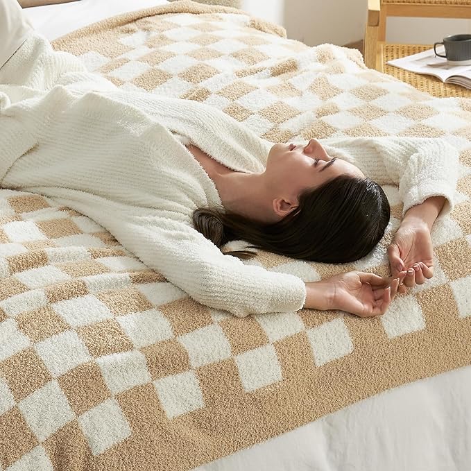 Snuggle Sac Checkered Bedding Blanket Twin Size 60x80, Super Soft, Cozy Warm Knit Blankets, Reversible Breathable Lightweight Fluffy Throws for Sofa, Bed, Checkered Beige, 60x80 Inches