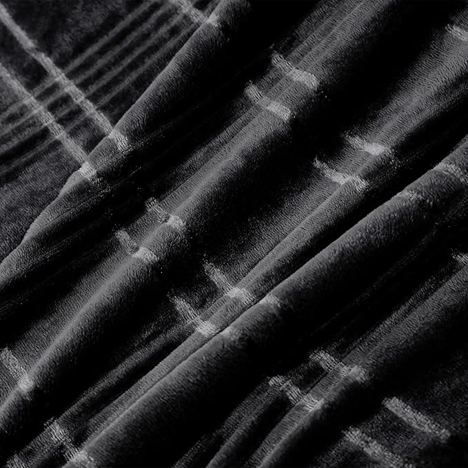 COOVA Oversized King Fleece Blanket 120x120 inches, Soft Cozy Warm Giant Extra Large 10'x10' Blanket for Bed, Sofa, Couch,Travel, Camping, California Huge Big Throw Blanket, Checkered Black