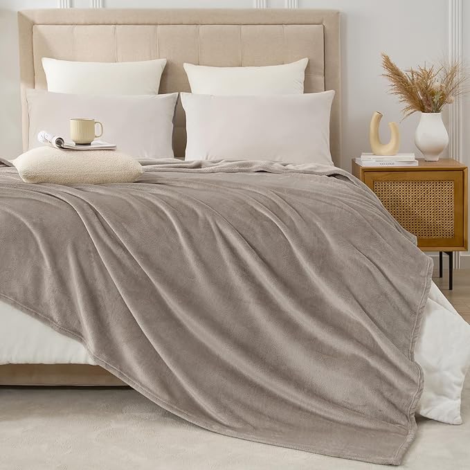 Hansleep Fleece Mocha Brown Throw XL Blanket, Super Soft Flannel Fuzzy Plush Cozy Blanket for All Seasons, Mocha Brown, Throw XL 50x70 Inches