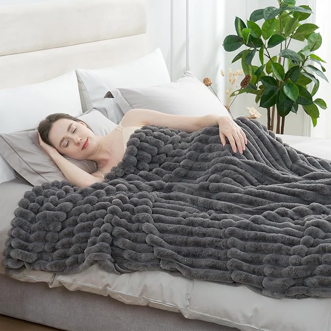 Amélie Home Faux Fur Throw Blanket for Couch, Cozy Fuzzy Fluffy Fur Luxurious Soft Striped Plush Gift Blankets for Family Sofa Chair Bedroom, 60"x80", Charcoal Grey