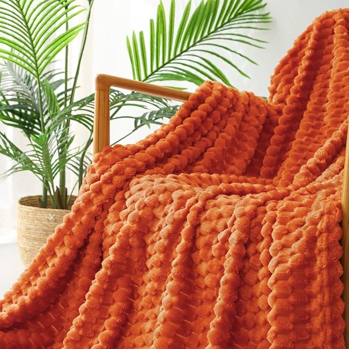 Exclusivo Mezcla Fleece King Blanket for Bed, Extra Large Fuzzy Burnt Orange Bed Blankets, Soft Cozy Plush Sofa Throws for All Seasons, 90x104 Inches