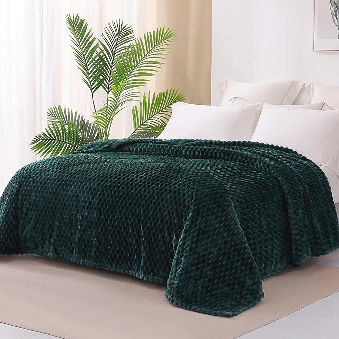 Exclusivo Mezcla Fleece Twin Blanket for Bed, Extra Large Fuzzy Forest Green Bed Blankets, Soft Cozy Plush Sofa Throws for All Seasons, 60x80 Inches