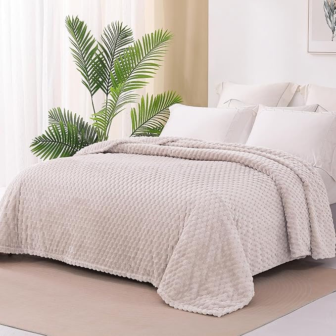 Exclusivo Mezcla Fleece Twin Blanket for Bed, Extra Large Fuzzy Camel Bed Blankets, Soft Cozy Plush Sofa Throws for All Seasons, 60x80 Inches