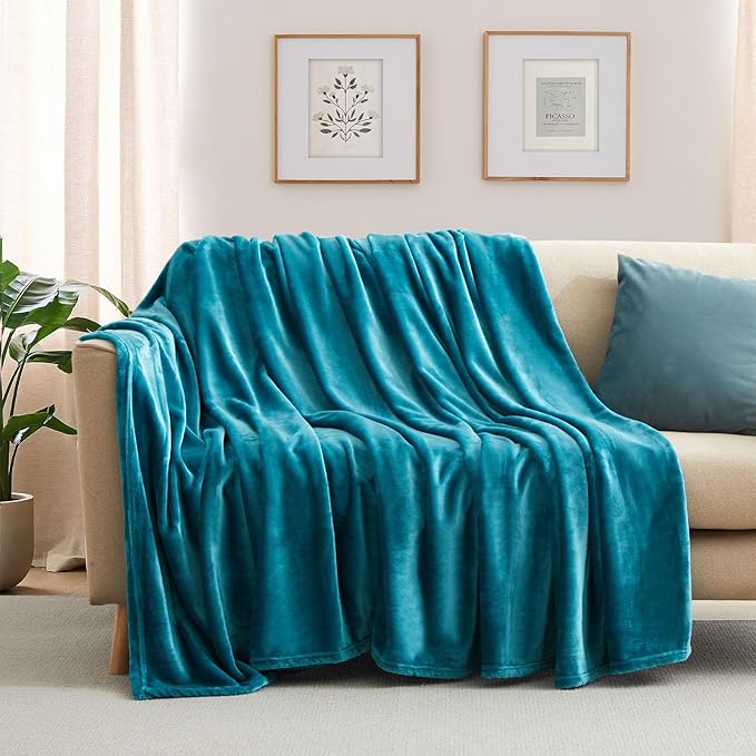 MOONLIGHT20015 Fleece Blanket Twin Size - Super Soft Fuzzy Throw Blanket for Couch and Sofa - Lightweight Luxury 400 GSM Microfiber Fluffy Bed Blankets and Throws, 60 x 80 Inches (Twin, Teal)