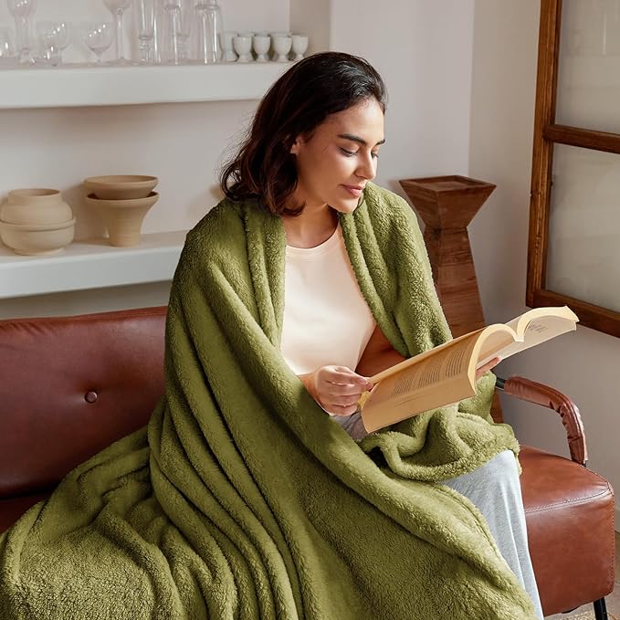 Exclusivo Mezcla King Size Blanket for Bed, Super Soft Velvet Plush Fleece Blankets, Fuzzy Cozy and Warm for Winter, 90x104 Inches, Olive Green