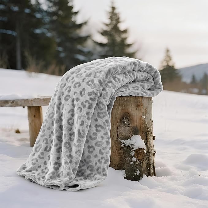 Joiedomi Throw Blanket for Couch, Soft Fleece Blankets Gifts for Women Mom Girls, 280GSM Cozy Cute Soft Throw Home Room Decor Aesthetic Gifts 50x60 Inches