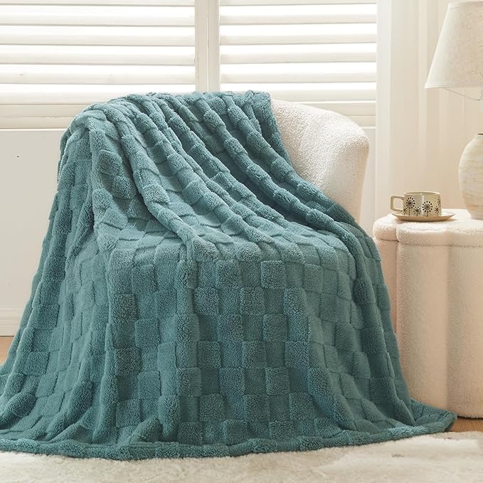 NEWCOSPLAY Super Soft Throw Blanket Light Teal Premium Silky Flannel Fleece 3D Checkered Lightweight Bed Blanket All Season Use (Light Teal Checkered, Throw(50"x70"))