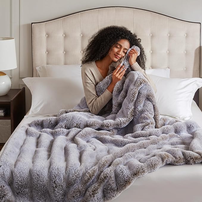 Hyde Lane Soft Cozy Faux Rabbit Fur Throw Blanket, Luxury Plush Fuzzy Blanket for Sofa Couch, Thick Warm Fluffy Throw for Women As a Gift, Periwinkle Chinchilla, 50"x60"