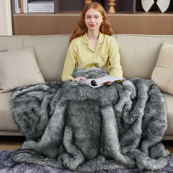 Touchat Luxury 1000GSM Faux Fur Throw Blanket, Super Heavy Thick Warm Cozy Blankets for Couch Bed Sofa, Plush Fuzzy Elegant Soft Reversible Mink Blanket for Living Room Bedroom 50''x60'', Grey&Black