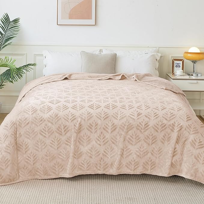 Exclusivo Mezcla Queen Size Fleece Blanket for Bed, Super Soft and Cozy Blankets All Season Use, Leaves Pattern, Plush Fuzzy Lightweight, Camel, 90x90 Inch
