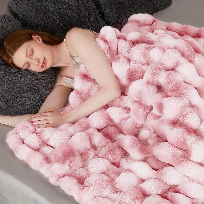 Luxury 1000GSM Faux Rabbit Fur Throw Blanket for Woman, Super Heavy Warm Cozy Blankets for Her for Couch Bed Sofa, Bubble Plush Fuzzy Elegant Soft Reversible Mink Blanket for Living Room Bedroom, Pink