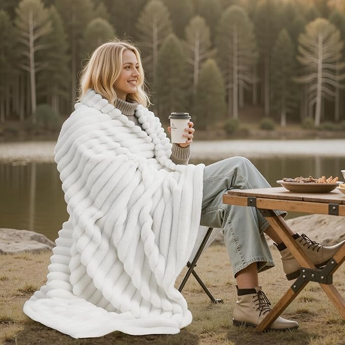 Joiedomi White Twin Blanket for Bed, Soft & Warm White Fleece Blankets Gifts for Women Men Mom, Cozy Cute Soft Cream White Throw 60x80 Inches