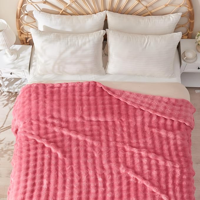 NEWCOSPLAY Queen Blanket for Couch Coral Pink Super Soft Flannel Fleece 3D Bubble Lightweight Bed Blanket All Season Use (Coral Pink, Queen(90"x90"))