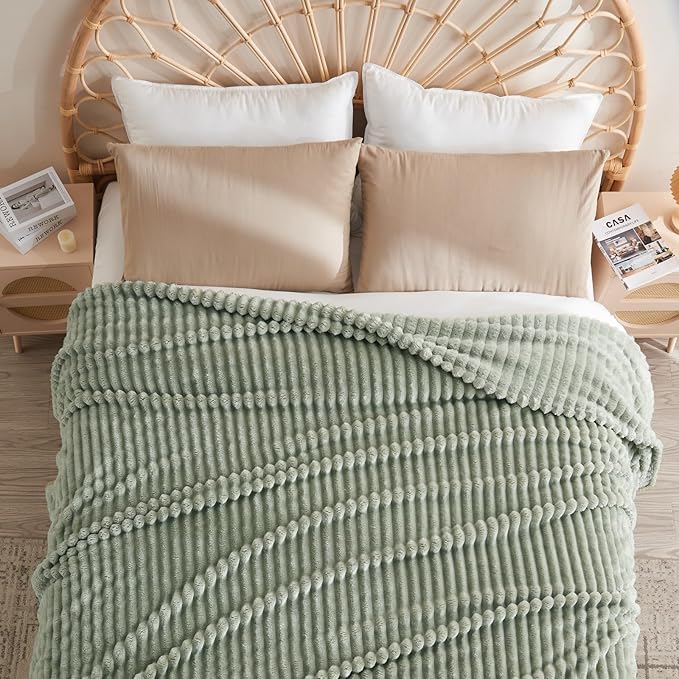 NEWCOSPLAY Super Soft King Blanket Sage Green Premium Silky Flannel Fleece 3D Ribbed Jacquard Lightweight Bed Blanket All Season Use (Sage Green Ribbed, King(90"x110"))