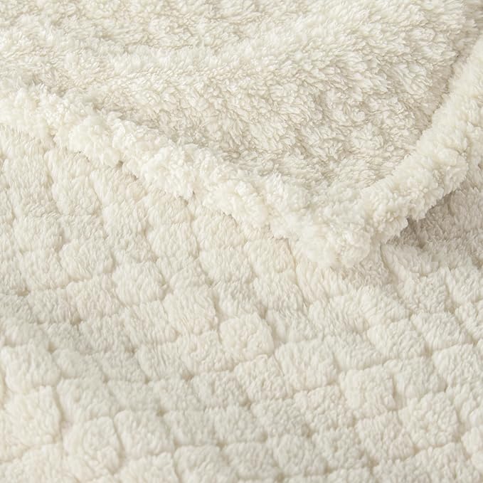 Exclusivo Mezcla King Size Fleece Blanket for Bed, Extra Soft Warm Decorative Fuzzy Blanket for Women, Lightweight Cozy Bedding Blankets, 90x104 Inches, Ivory