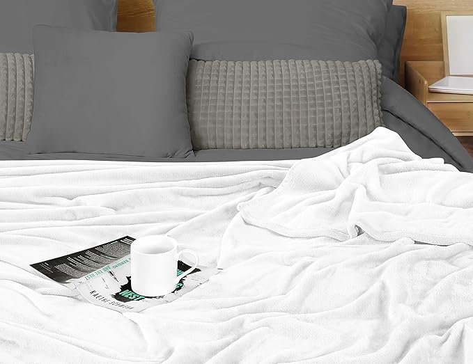 Utopia Bedding White Fleece Blanket King Size Lightweight Fuzzy Soft Anti-Static Microfiber Bed Blanket (90x102 Inch)