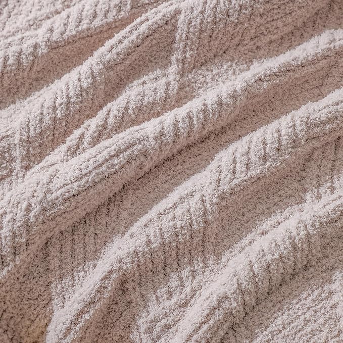 bearberry Super Soft & Fuzzy Minky Throw Blanket Lightweight All-Season - Diamond Stitch Plush Fleece for Couch, Bed, Sofa | Machine Washable Cozy Gift for Women, Men, Home (Beige, 50”x60”)