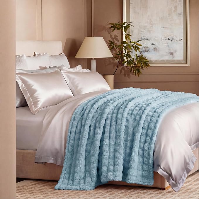 Bedsure 3D Fleece Bubble Blanket - GentleSoft Blue Queen Blanket for Bed Sofa Room Decor - Luxury Soft Cozy Gifts, Lightweight, All Seasons, Light Blue, 90"×90"