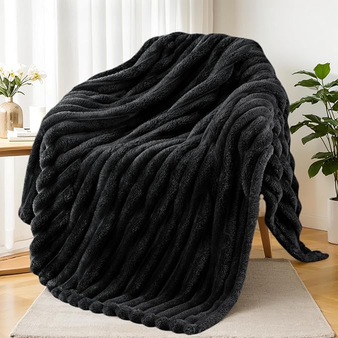Exclusivo Mezcla Fleece Throw Blanket for Couch, Super Soft Striped Jacquard Bed Blanket, Lightweight Fuzzy Cozy for All Seasons, 50x60 Inches, Black