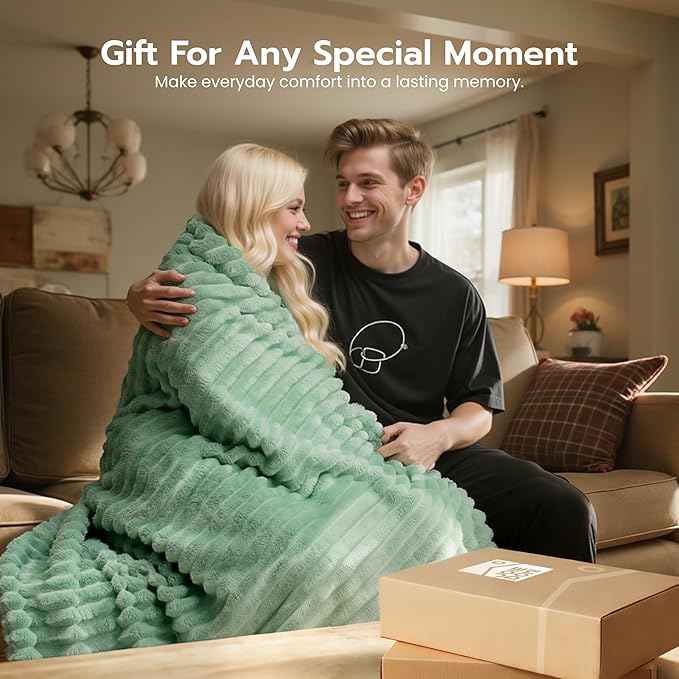 Joiedomi Queen Size Blanket for Bed, Soft & Warm Sage Green Fleece Blankets Gifts for Women Mom, Cozy Cute Soft Throw 90x90 Inches