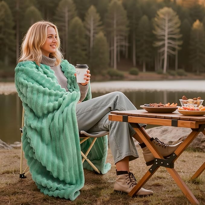 Joiedomi Throw Blanket for Couch, Soft & Warm Sage Green Fleece Blankets Gifts for Women Mom, Cozy Cute Throw 50x70 Inches