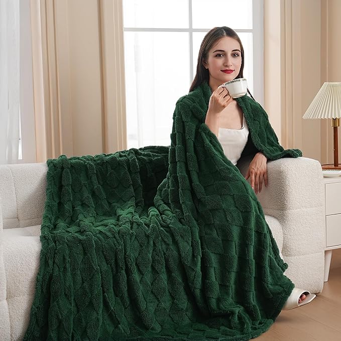 Green Throw Blanket for Couch Sofa Bed 50x60 inches,Fleece Blankets Microfiber Flannel with Diamond Checkered Pattern Lightweight Plush Soft Cozy Gifts for Women Mom Girls