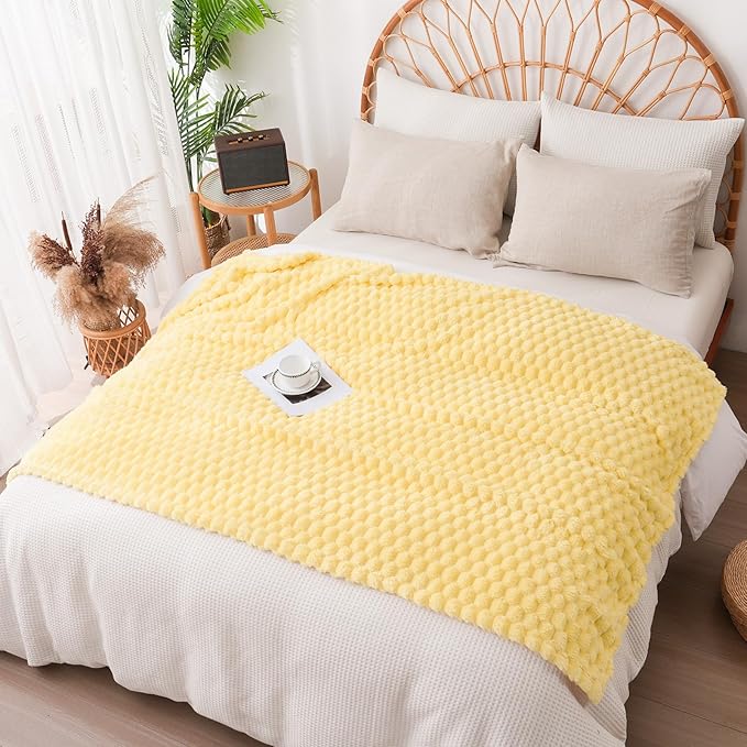 Vessia Flannel Fleece Throw Blanket, 3D Jacquard Light Yellow Fuzzy and Warm Blanket for Couch, Sofa, Bed, 300GSM Super Soft Touch Cozy Home Decor for All Seasons (50x70 inches)