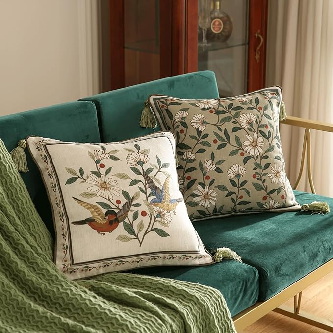 ISAENNE Design Square Green Floral Linen Throw Pillow Covers 18"x18" Pack of 2, White Simple Elegant Daisy Pattern Cushion Covers Decor Pillowcases for Bed,Living Room,Outdoor,Car