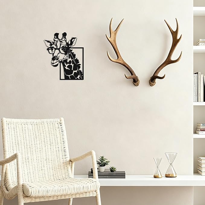 JEWLOVE Giraffe Wall Art Decor with Glasses - Animal Head Wall Decor, Whimsical Metal Giraffe Head for Living Room, Bedroom, Kids Room, 10.6x12.8 Inch