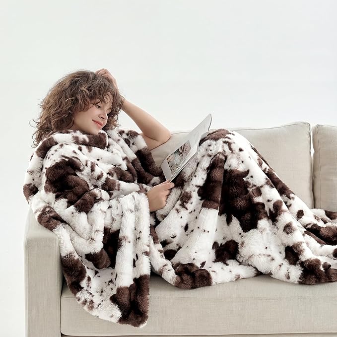 Wajade Fluffy Faux Fur Throw Blanket for Couch Bed 90x90, Luxury Soft Thick Fuzzy Plush Bubble Blanket, Warm Cozy Blanket for Sofa Chair Cow Print-Dark Brown