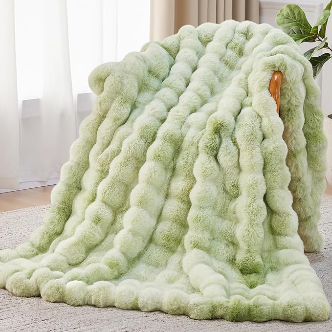 Faux Fur Throw Blanket, 1000GSM Fluffy Soft Bubble Blanket for Couch Bed, Cozy Plush Warm and Thick Blanket, Fuzzy Rabbit Throw for Living Room Bedroom 90''*104'' Green