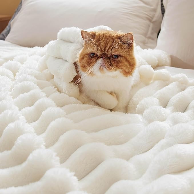 Bedsure King Size Blanket for Bed - 350GSM Super GentleSoft Fuzzy Fluffy Cozy Blankets for Women, Cute Large Plush Fleece Throws for Girls, White，108x90 Inches, Wider Striped Design