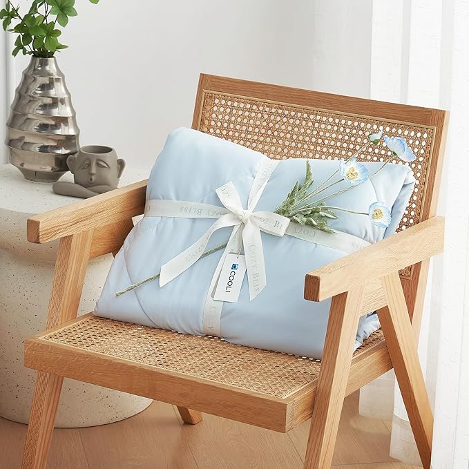 Cozy Bliss Cooling Comforter Queen Size, Cooling Blankets for Hot Sleepers and Night Sweats, Blue Summer Comforter for Queen Size Bed, Breathable Soft Lightweight Silk Smooth