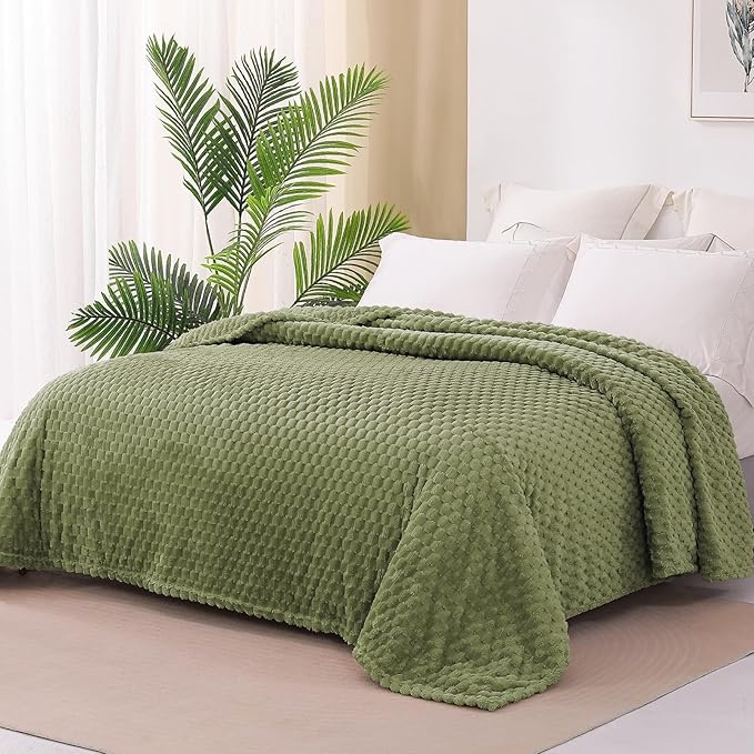 Exclusivo Mezcla Fleece Twin Blanket for Bed, Extra Large Fuzzy Olive Green Bed Blankets, Soft Cozy Plush Sofa Throws for All Seasons, 60x80 Inches