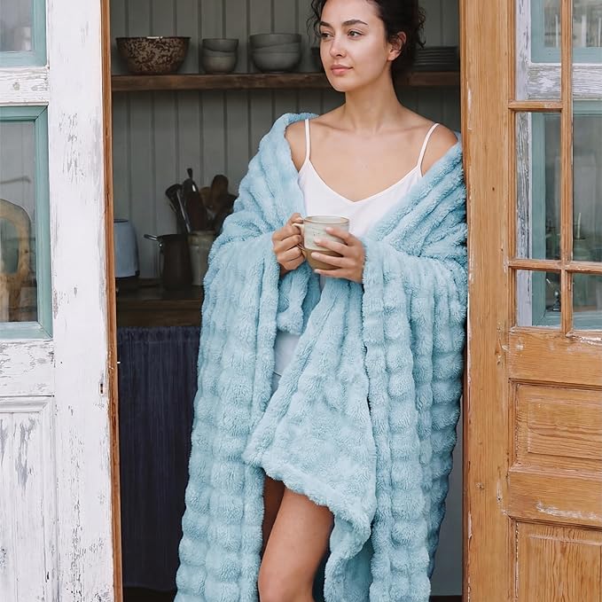 Bedsure 3D Fleece Bubble Blanket - GentleSoft Blue Queen Blanket for Bed Sofa Room Decor - Luxury Soft Cozy Gifts, Lightweight, All Seasons, Light Blue, 90"×90"