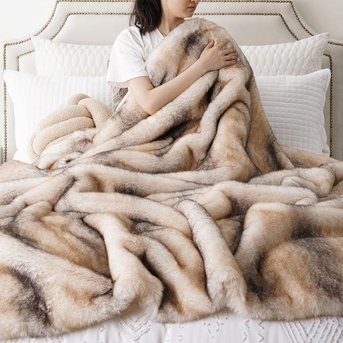 BATTILO HOME Luxury Faux Fur Throw Blanket, Soft Cozy Mink Fur Blanket for Couch, Sofa, Chair, Bed, Thick Warm Fall Fur Throw Blankets, 50"x60"