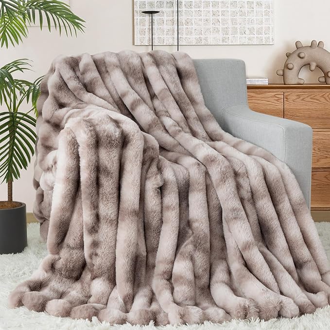 Touchat Luxury Faux Rabbit Fur Throw Blanket for Couch, Super Heavy Warm Cozy Blanket for Sofa Bedroom Living Room, Ultra Soft Fluffy Reversible Plush Blanket for Home Decor Gifts, Tie-dye Coffee