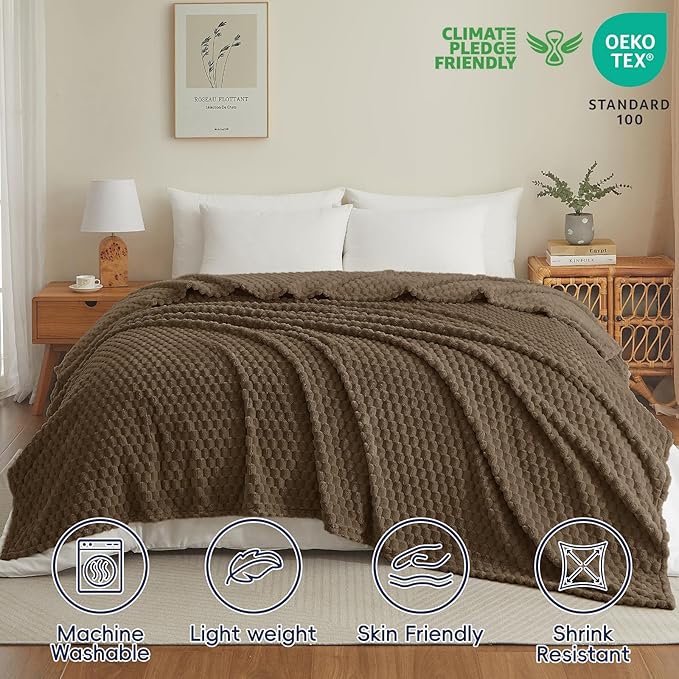 PHF Ultra Soft Flannel Fleece Blanket Twin Size, Lightweight 3D Jacquard Fleece Blanket, No Shedding, No Pilling, Luxury 340GSM Aesthetic Fluffy Cozy Bedding for Bed Room Decor, 66"x90", Cocoa Brown