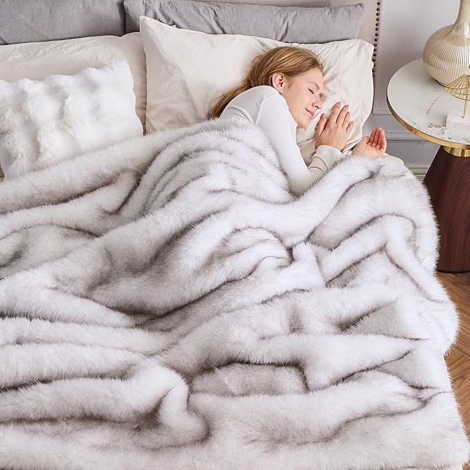 NEWCOSPLAY Faux Fur Throw Blanket Grey White Luxury Fluffy Thick Warm Blanket for Couch Sofa Bed 1000GSM (Grey White Thick, Throw(50"x60"))