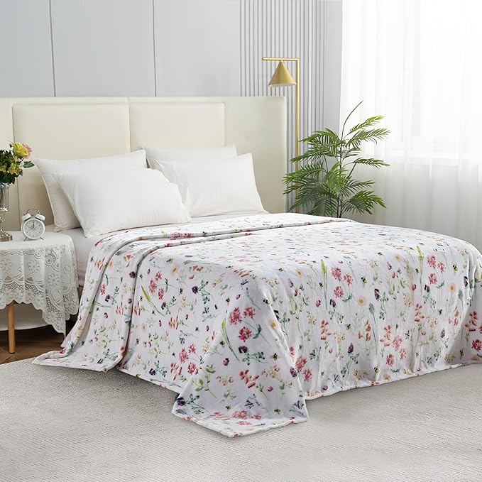 Elegant Comfort Ultra Soft Print Flannel Fleece Bed Blanket, Cozy-Fuzzy Lightweight Bedspread Coverlet, All Season Decorative Blanket for Couch, Sofa, Floral Design, King Size, Bloom