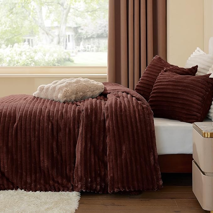 BEDELITE Fleece King Comforter Set -Super Soft & Warm Fluffy Hot Chotolate Bedding, Luxury Fuzzy Heavy Bed Set for Winter with 2 Pillow Cases