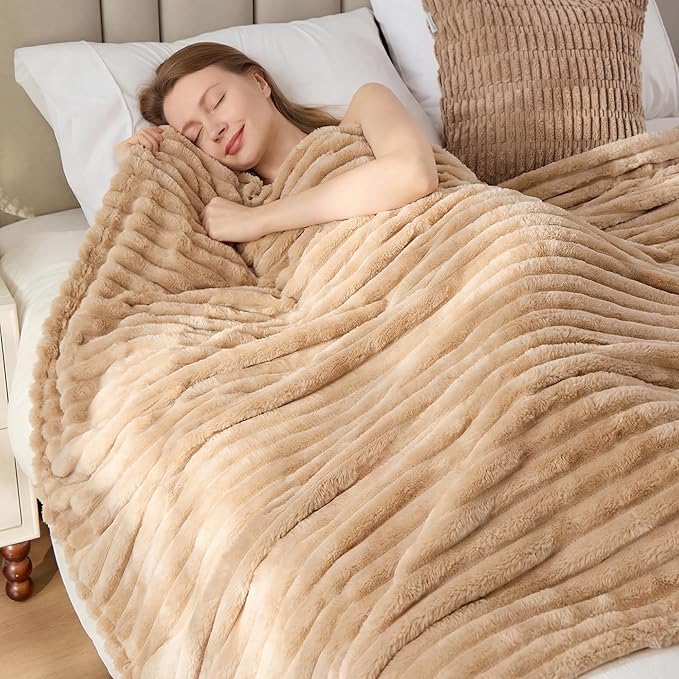 Light Brown Fleece XL Throw Blanket for Couch, 320GSM Super Soft Cozy Blanket for Home Decor, Perfect Cozy Gifts for Women Men Gifts, Lightweight All Season Couch Blanket, 50x70 Inches