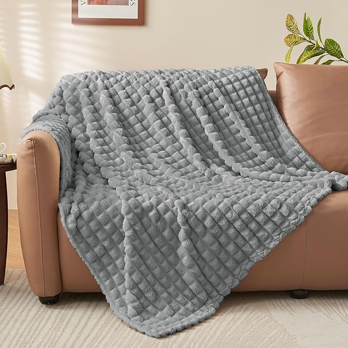 BEDELITE Grey Throw Blanket Twin Size for Bed- Super Soft and Warm 3D Checkered Fluffy Fuzzy Fleece Blanket, Luxurious Plush Cozy Blanket for Room Decor Fall and Winter, 60x80 inches